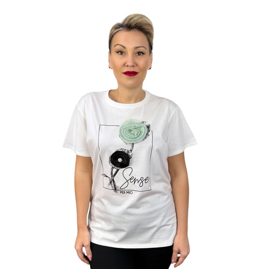 Tricou alb cu flori -k2